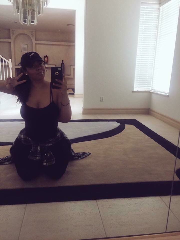 EvrythingYaya's tweet photo. Y'all gotta understand losing that weight changed my fucking life. Went through my old laptop found that pic and cried, I'm so proud of me. https://t.co/xxEfbL2iwP