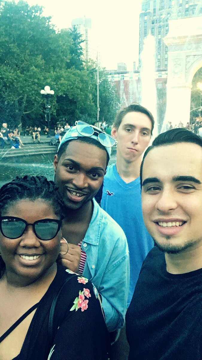 Mike_Gruenling's tweet photo. When internet friends become real life friends 💻 https://t.co/yZOEPXjEDG