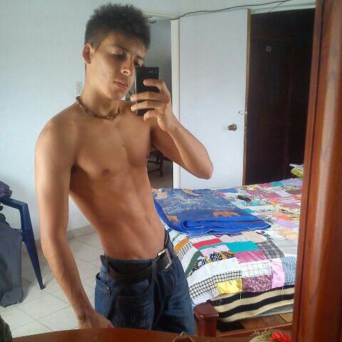 tito95_97's tweet photo. Animate estoy en quito por 40 dolares difruta un buen rato de sexo 0979204516 https://t.co/2XeE4jmX0n