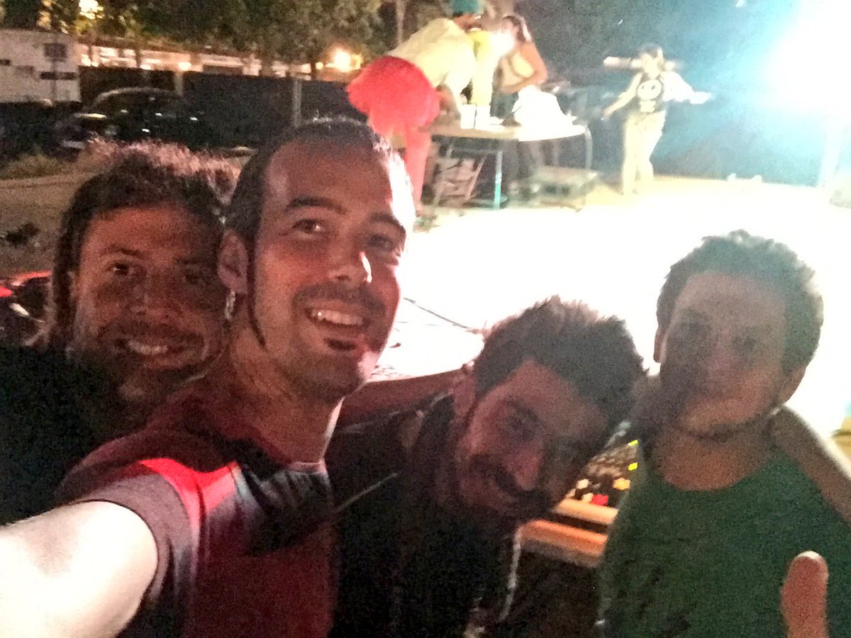 JoelComas's tweet photo. Enorme la primera nit #Ensorrat #AmbMesSorraQueMai de la #FestaMajorJove! Grans Juanmi i Albert Montes x la feinada tècnica de darrera hora! https://t.co/yWUNHCz2Bp