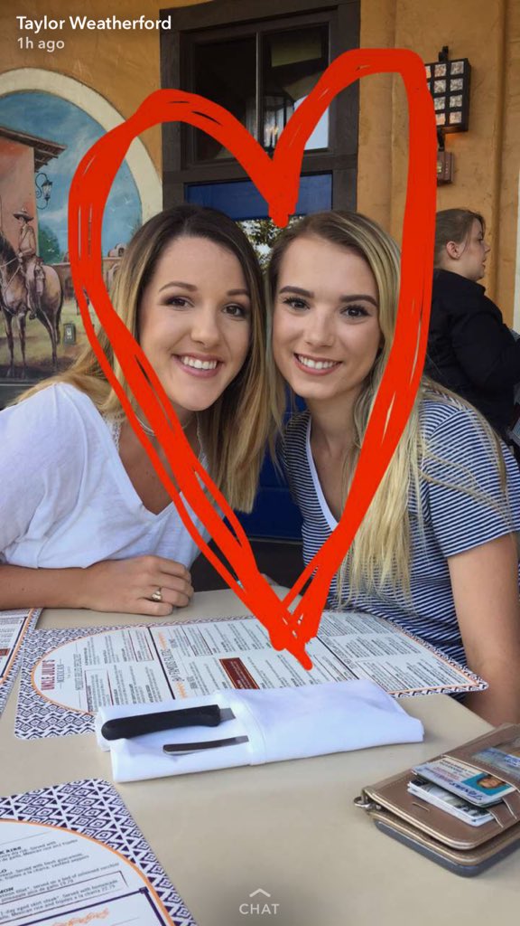 raygannicoleee's tweet photo. we were missin our #4 @Aliceraye06 but overall, it was a good day in Dallas with my loves 💜 not gonna be happy when y'all go back to AR https://t.co/V4mPL6Ssd7