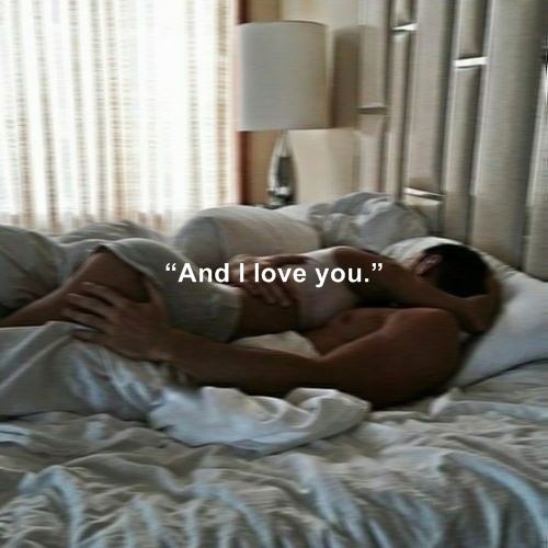miareading's tweet photo. ↳ Ele sorriu quando ele se inclinou e beijou minha cabeça. "Eu te amo, boneca".

"E eu amo você." https://t.co/6PoHfmc8BM