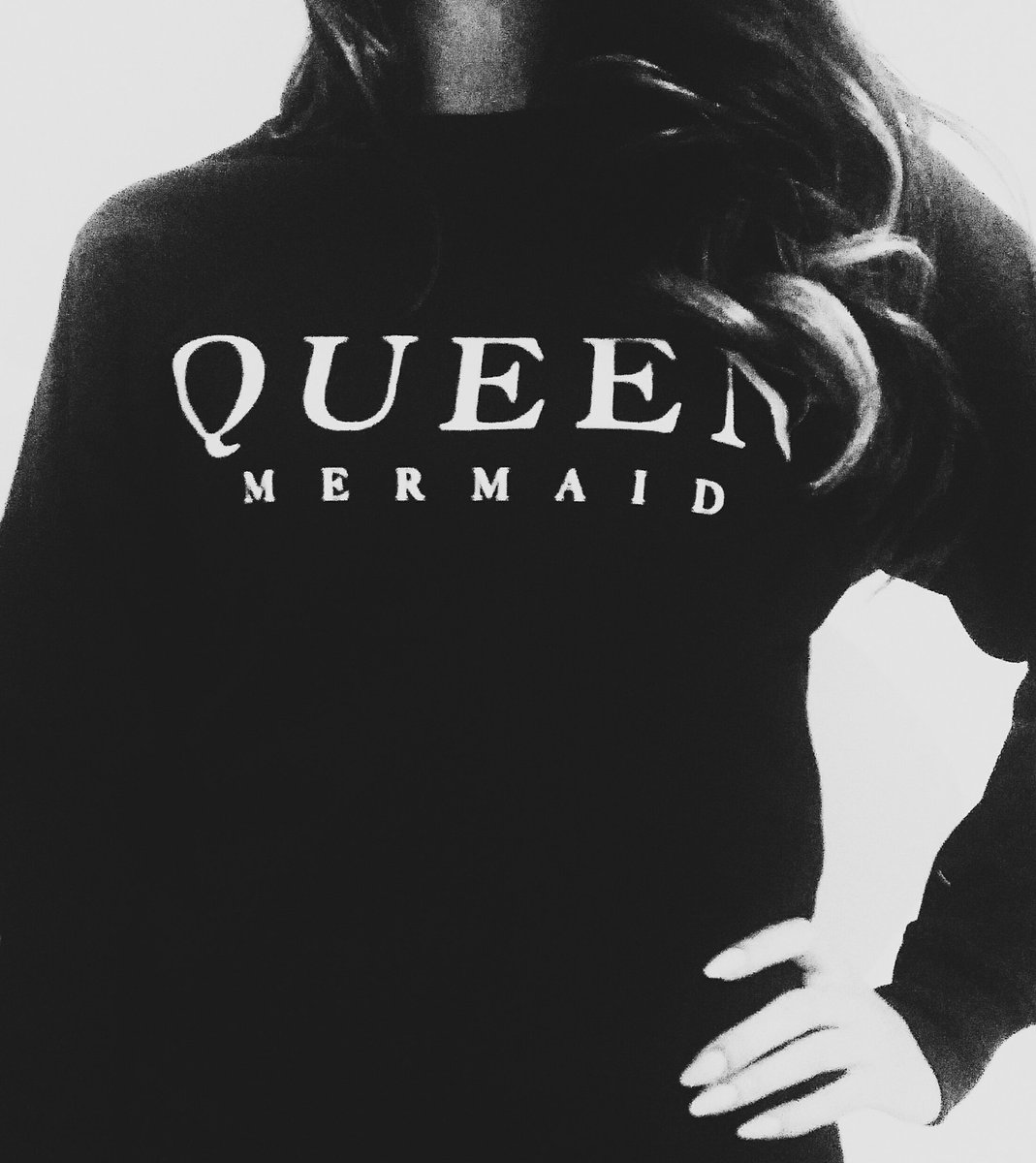 qweensirena's tweet photo. Brauchi es el mejor por que me hizo mi nueva sudadera favorita #QueenMermaid https://t.co/M8jAXAY2nH