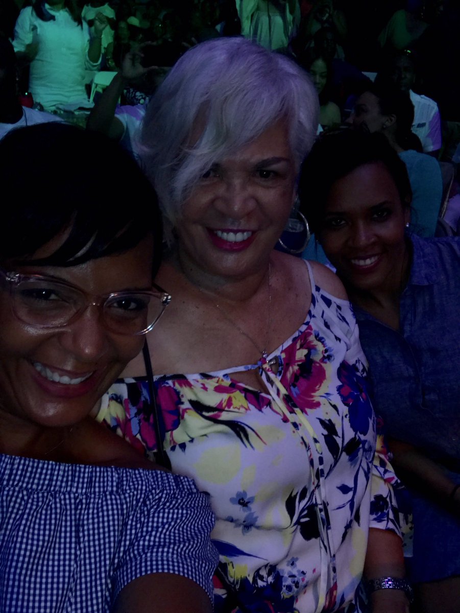 KeishaBottoms's tweet photo. #UncleCharlieWilson @ChastainParkAmp + some of my favorite girls = #TGIF https://t.co/aVf8tUsDnK