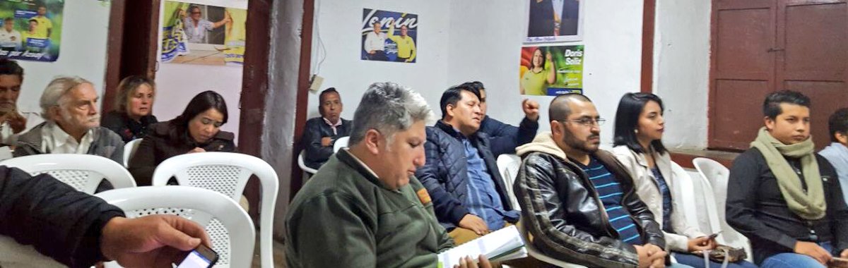jotalloretv's tweet photo. Reunión de Directorio Provincial junto a la militancia de @APAzuay , tratando las resoluciones tomadas en el Directorio Nacional. https://t.co/Mgyqba13g9