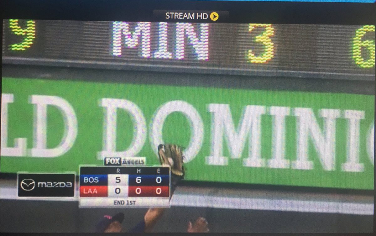 menyboydgo's tweet photo. @UriBRedSox #ElBuitre ya inició su show .. #JBJay también.. les duele oírlo pero ES ELMEJOR CENTER FIELD de la actualidad en @MLB @DAVIDprice24 su Fan#1 https://t.co/Undh498XR9