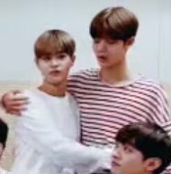 E__persona's tweet photo. 대휘빼고 다 크고 있대ㅋㅋㅋㅋㅋㅋㅋㅋㅋㅋㅋㅋㅋㅋㅋㅋㅋㅋㅋㅋㅋㅋㅋㅋㅋㅋㅋㅋㅋㅋ아냐 우리대휘도 쑥쑥 클거야.. 우리홍휘장군.. https://t.co/qofFuPXdGD
