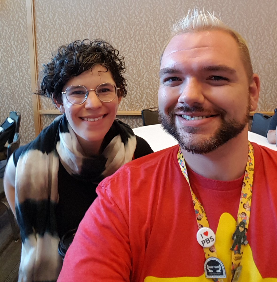 exzachly815's tweet photo. @rebeccasugar thank you again so much for today. Dream come true. #StevenUniverse #CheeseburgerBackpack https://t.co/Gyl4CpXwJ4