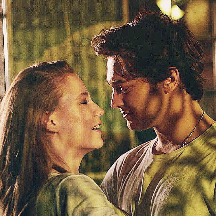 medcezirsc's tweet photo. Nunca los superare 💛 y tampoco quiero hacerlo  #medcezir #serçağ #yamira https://t.co/g4caVigVvT