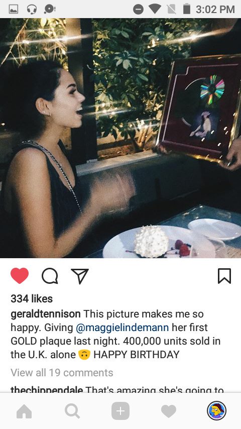 GRAPEJUlCEBLUE's tweet photo. @MaggieLindemann received her first gold plaque for Pretty Girl. We are all so proud of you Maggie have a happy birthday xxx love you https://t.co/Yl5ITAtQ0E