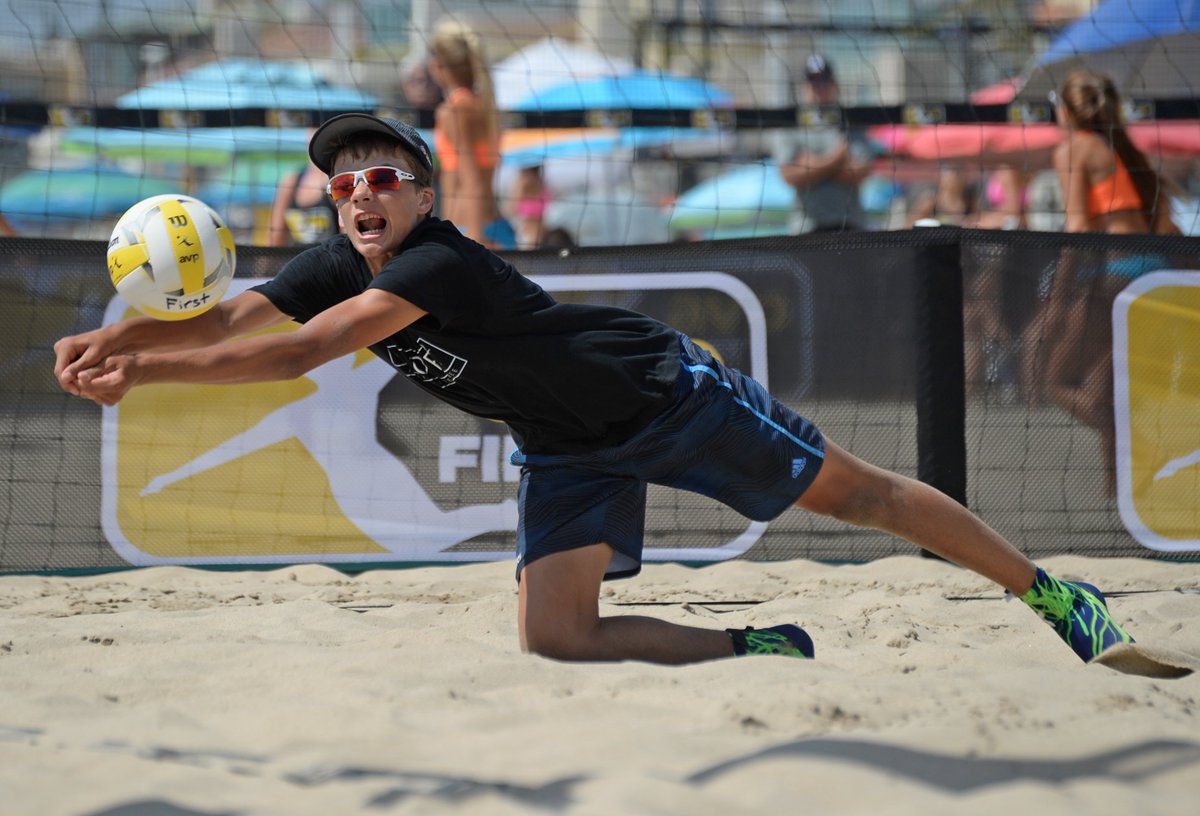 breezepix's tweet photo. #AVP #HermosaBeach #volleyball tournament photos from opening rounds:https://t.co/SADmB0mdjU https://t.co/rmaey2RtRy