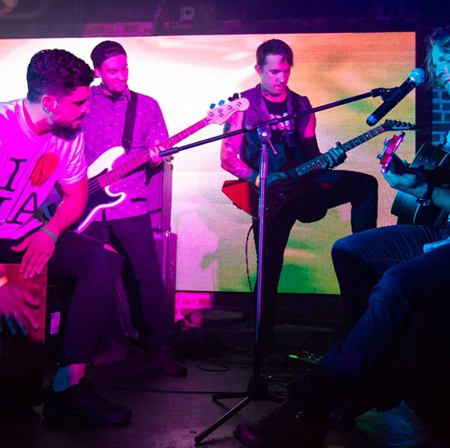mercymodebandbr's tweet photo. 📸: nerdslikeus | Mercy Mode ontem no Bangarang Party. #MercyModeBand #MercyModeSquad #RockOn #SDCC https://t.co/9qtx1GTD0Q
