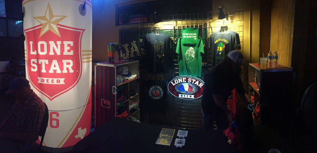 NoDryCounty's tweet photo. Let's hang Midland! @LoneStarBar @LoneStarBeer https://t.co/vdju6qT8X1