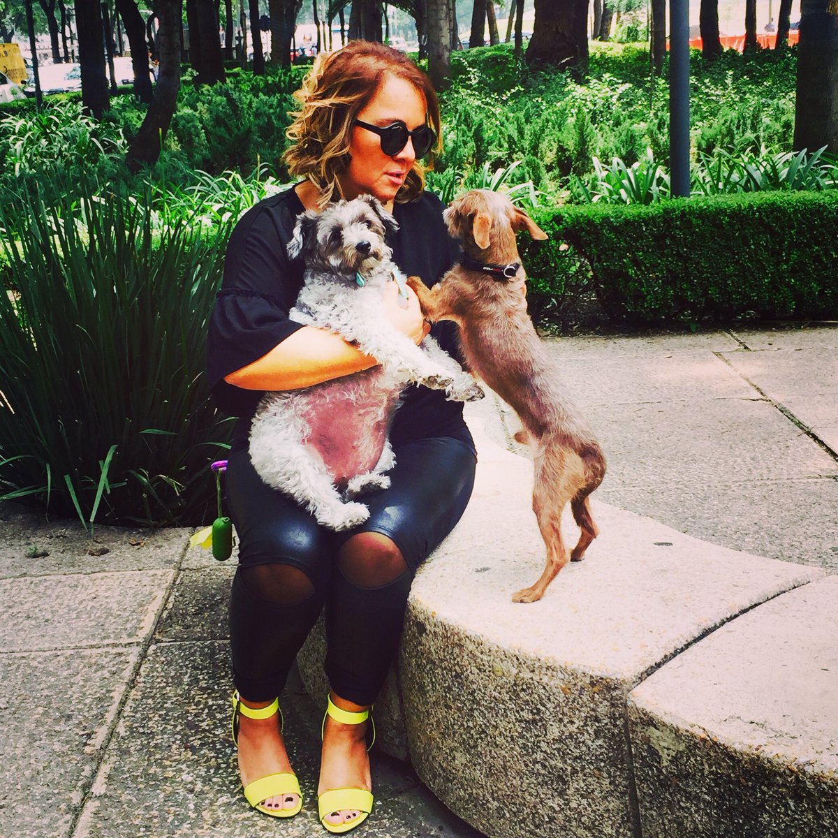 clauhb's tweet photo. 🐶🐶😘❤️ https://t.co/rocQk0VXAW