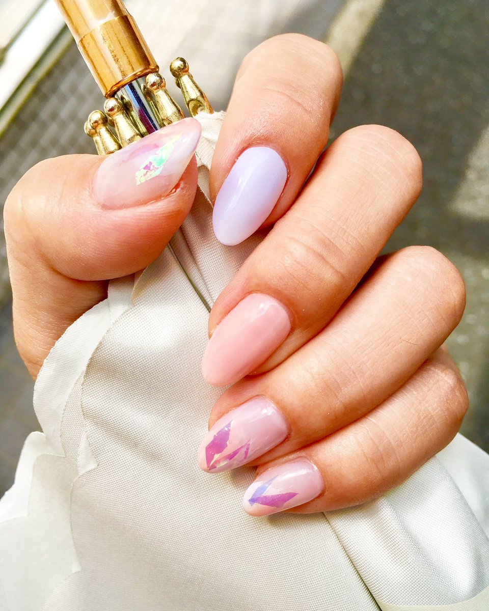 cakypaa's tweet photo. 今月のネイル。
ホイルで夏らしく！！

#ネイル #夏 #ホイルネイル #月一の楽しみ #nail #nailart #pink #purple #summer #このあとは吹奏楽練習 https://t.co/MpaIbJ1zR1
