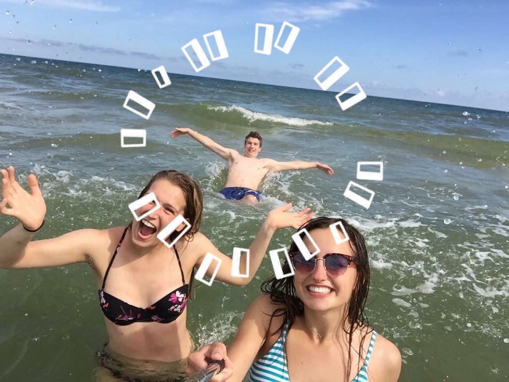 adn_squier's tweet photo. HBD Ry🎊🎈🎉❤️ gonna be rough not having you two doors down anymore :'( https://t.co/mhQ4o5OTiC