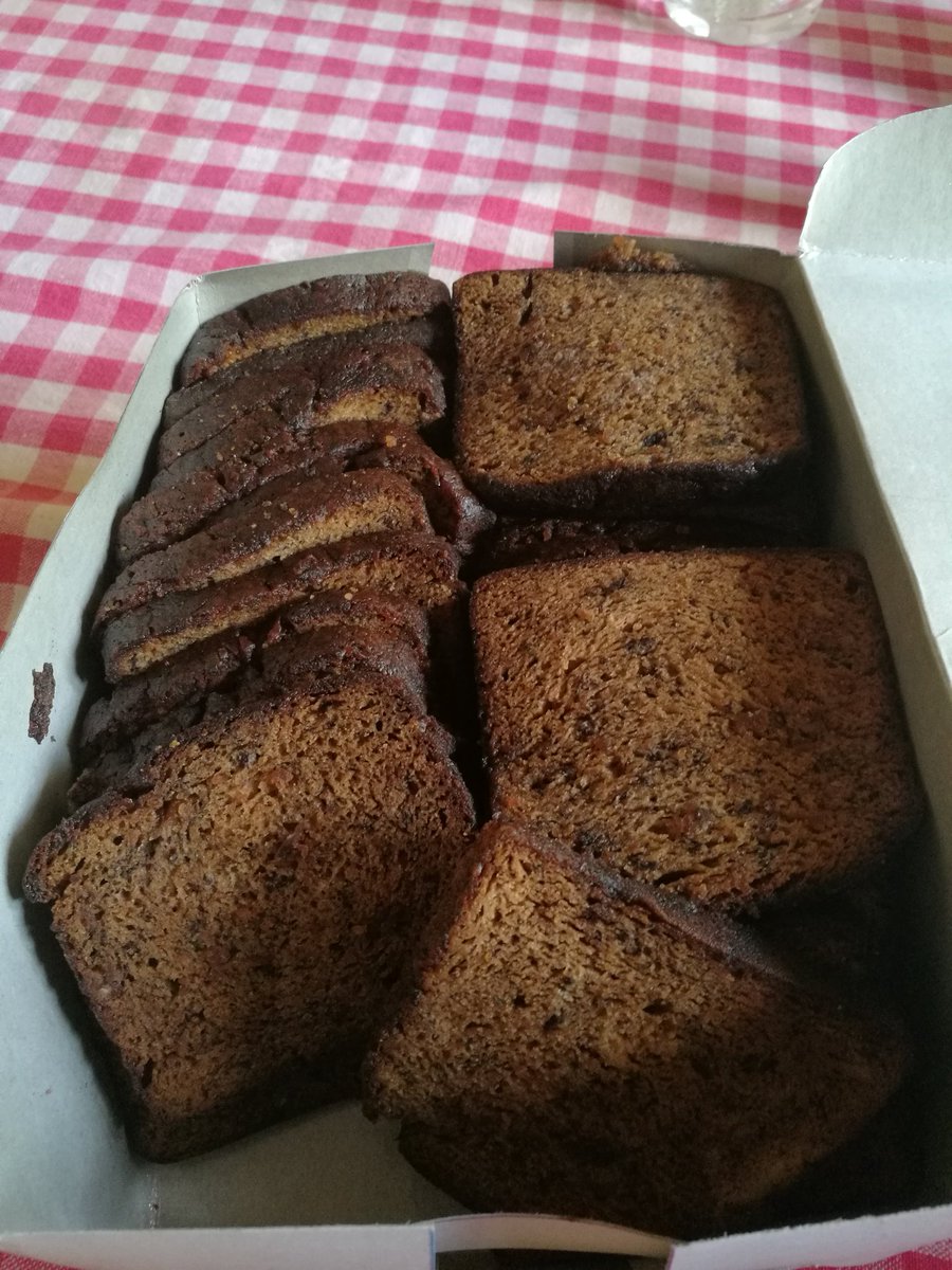 HAEC_India's tweet photo. Jack fruit, oranges and banana bread for breakfast https://t.co/vvWgGznQFO