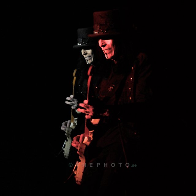 thephoto_se's tweet photo. Red #Rock from #Mars @mrmickmars
📸by: #RivasRuiz
 #MickMars #MötleyCrüe #Motley #experimental #musicphoto 
#disrupt #rockphoto #journartism https://t.co/ii2FdujeZV