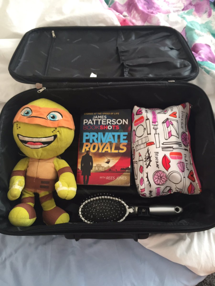 EllieRansom's tweet photo. Packed and ready for my holidays ☀️ https://t.co/JBuJRWAu2T