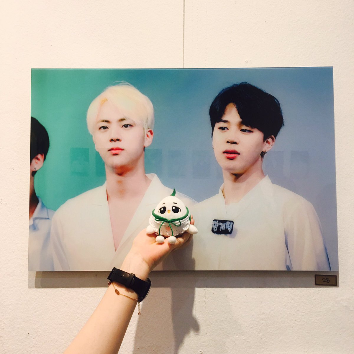 B_twt_lack's tweet photo. @Staywith_sjm #staywith_day1

스테이 위드 전시회 정말 머박적이었습니다 센세님들 사진 퀄 화질 굿즈 액자 뭐 하나 완벽하지 않은 것이 없었으며 정말 그 중에서도 가장 제일은 아이들의 얼굴이겠지요 아직도 헤어나오지 못했습니다 흐극 https://t.co/FZ6zug8WZN