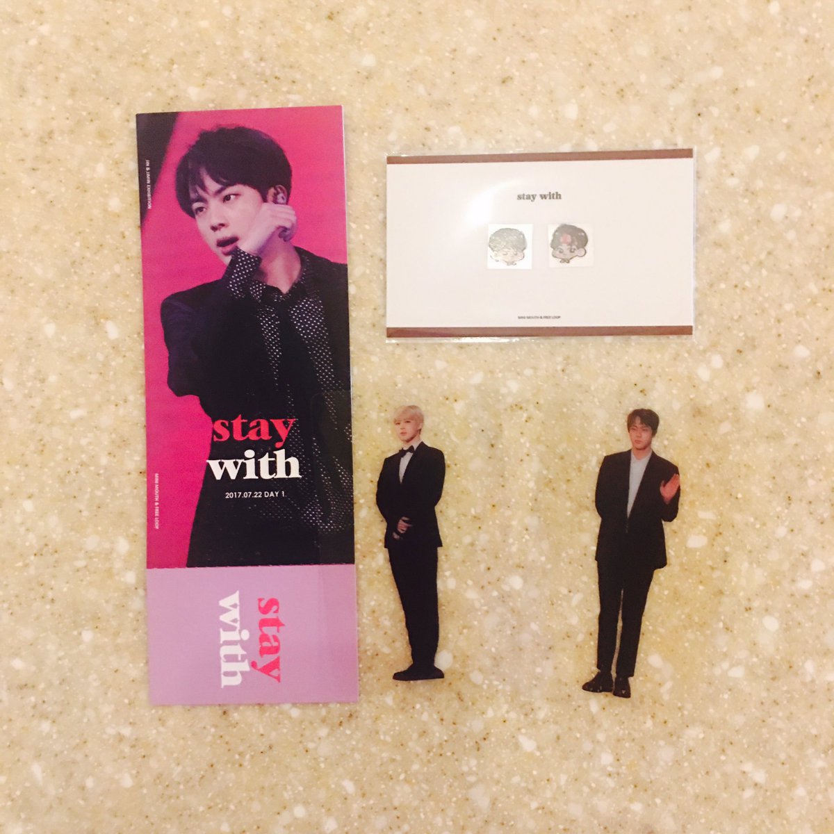 B_twt_lack's tweet photo. @Staywith_sjm #staywith_day1

스테이 위드 전시회 정말 머박적이었습니다 센세님들 사진 퀄 화질 굿즈 액자 뭐 하나 완벽하지 않은 것이 없었으며 정말 그 중에서도 가장 제일은 아이들의 얼굴이겠지요 아직도 헤어나오지 못했습니다 흐극 https://t.co/FZ6zug8WZN