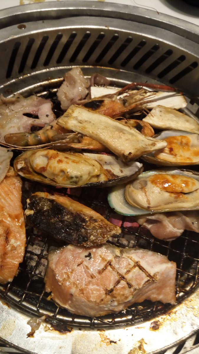 KAROBii's tweet photo. ตั้งใจลดน้ำหนัก (Kaiten) #maiifood #bufffet #yakiniku https://t.co/DGVte2XDUz