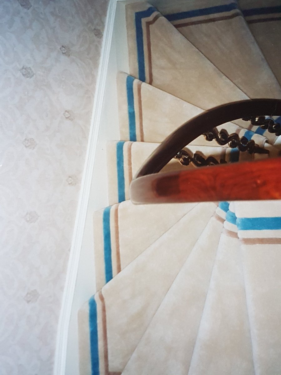 ColinCox57's tweet photo. Tight turning staircase that couldn't have a border according to local designer @cartder @woolcarpets anything is possible https://t.co/RbXXbne0sY
