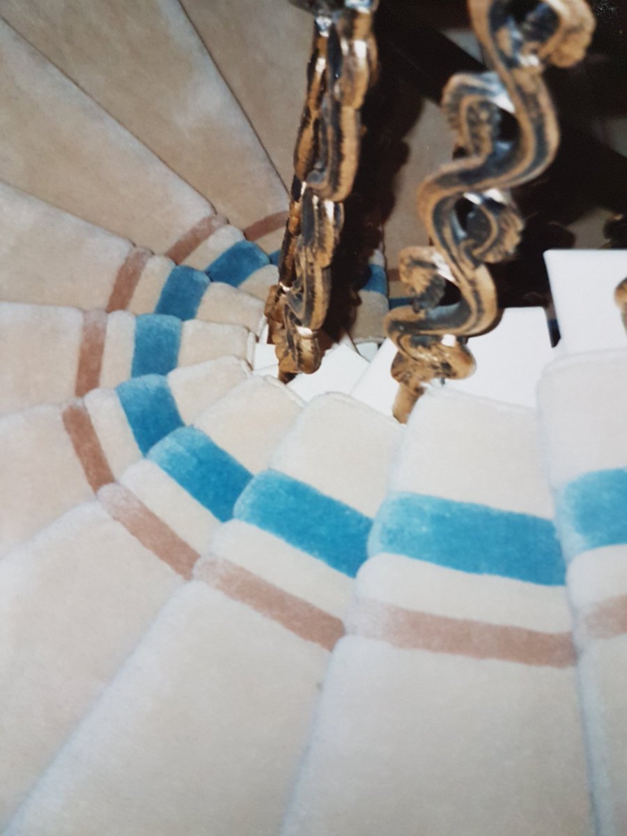 ColinCox57's tweet photo. Tight turning staircase that couldn't have a border according to local designer @cartder @woolcarpets anything is possible https://t.co/RbXXbne0sY
