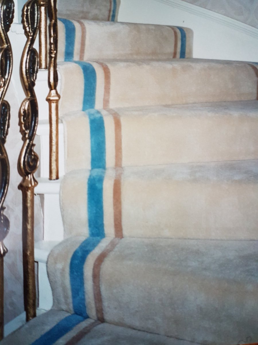ColinCox57's tweet photo. Tight turning staircase that couldn't have a border according to local designer @cartder @woolcarpets anything is possible https://t.co/RbXXbne0sY