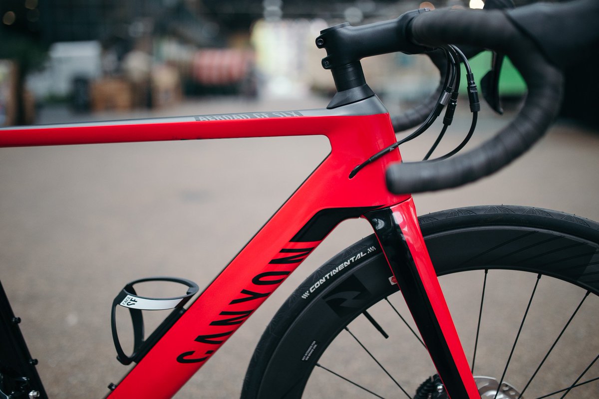 CanyonUK's tweet photo. Made for Racing: The #AeroadCF SLX Disc 8.0. Now with Β£600 off for a limited period β https://t.co/Gl1oEbmFL4 https://t.co/UCBxgXumj9