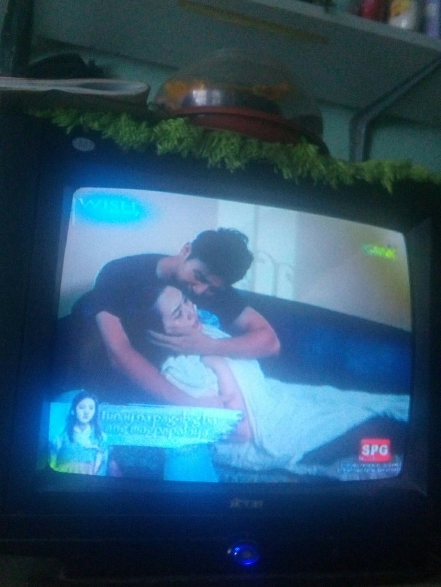 EsorAlonzo's tweet photo. SuperHero talaga si kuya @jak_roberto @mikadlacruz Buti bumalik si Kuya (; 
--
#WishKoLang 
#AskJak https://t.co/BvCaZqD6cF