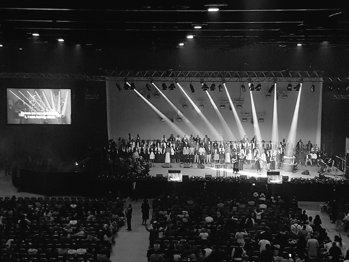 Such an honour to be at Festival of Life Wales last night! Worshipping with 3,000 others #FOLWales