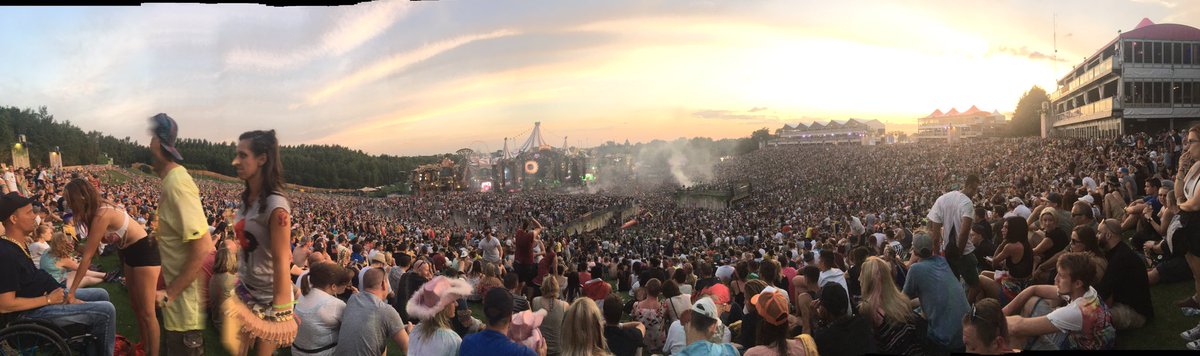 #Tomorrowland THE best way to spend a Friday! Next time weekend! 👹