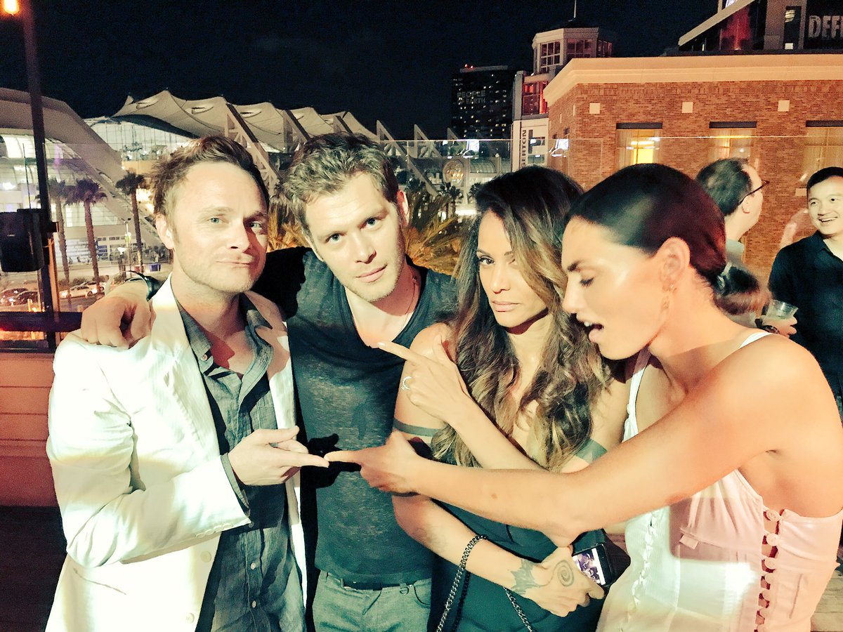 QuestionAnders's tweet photo. Touch Friendship https://t.co/ZK7rIS1BuU