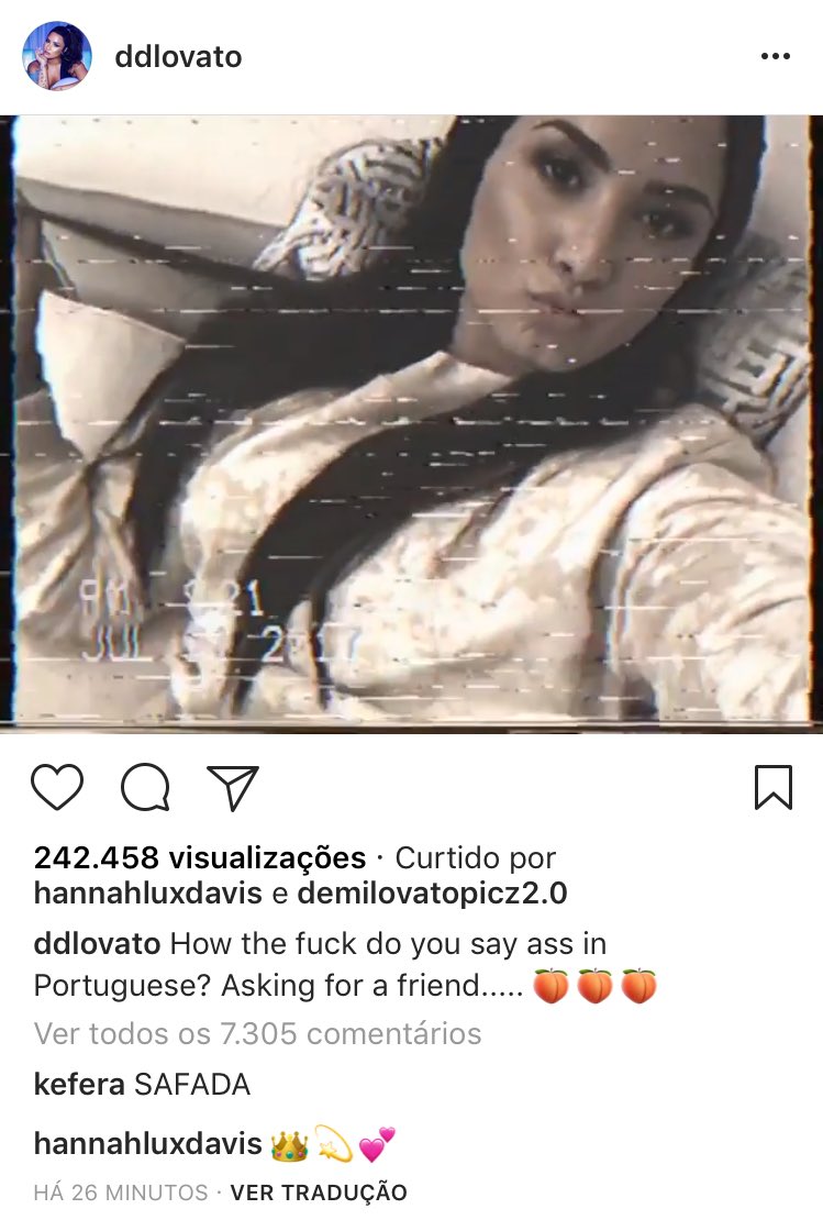 portallovato's tweet photo. "Porr*, como se diz bunda em Português? Perguntando para um amigo.... 🍑🍑🍑," - Demi mudou NOVAMENTE a legenda! 👀😂 https://t.co/hzqDl2l3Q8