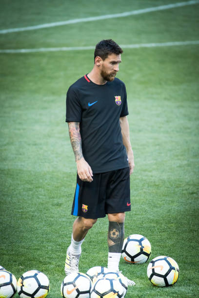 iBAOR4's tweet photo. - من آخر مران للأسطورة في لوس أنجلوس ..

#FCBDAY 🔵🔴 https://t.co/oxeh9XtwiC