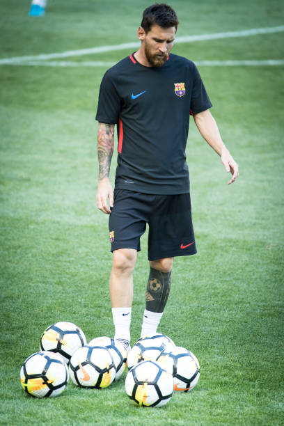 iBAOR4's tweet photo. - من آخر مران للأسطورة في لوس أنجلوس ..

#FCBDAY 🔵🔴 https://t.co/oxeh9XtwiC