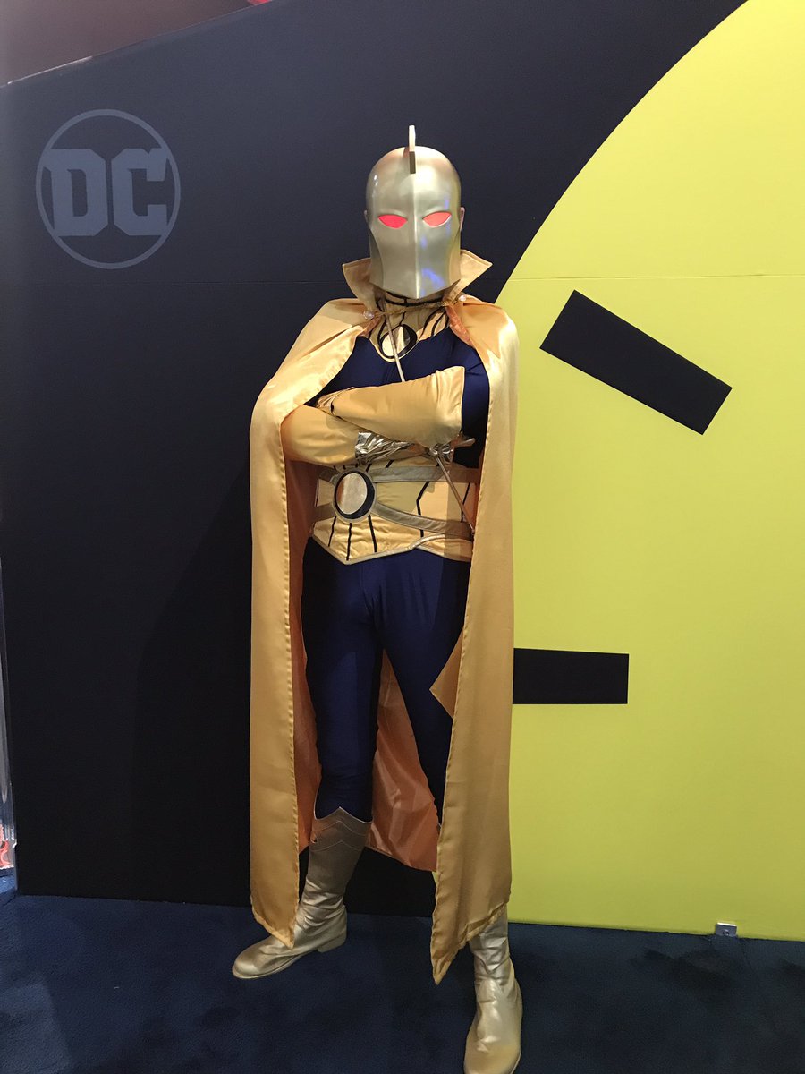 DCOfficial's tweet photo. Day 2 of #DCSDCC gave us more cosplayers, more awesome #DCAllAccess live streams, and more panels! What are you looking forward to tomorrow? https://t.co/nbYMyJIY3x