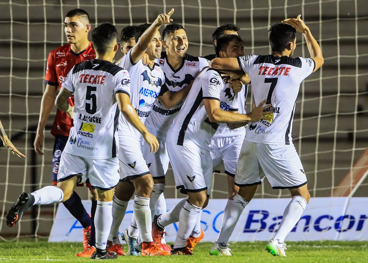 LigaMXExpansion's tweet photo. #NOTA @murcielagosfc Sorprendió a @CimarronesFC en el Estadio Héroe de Nacozari: https://t.co/weEH83QHLF https://t.co/h7fHGlrwtb