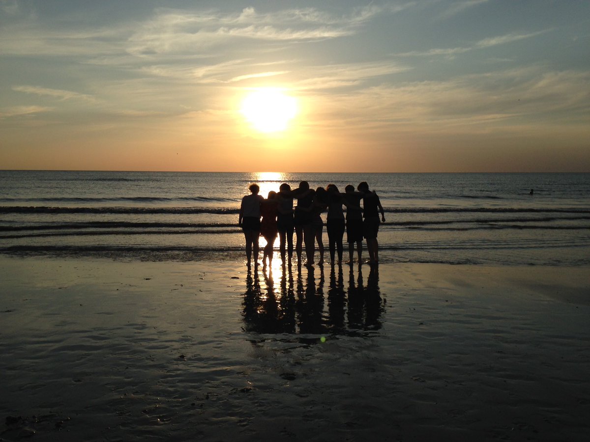 TCS_Trips's tweet photo. Amazing evening trip to the beach! Noordwijk is beautiful! #INSPIRE #tour2017 #ohwedoliketobebesidetheseaside https://t.co/amXtT6plVc