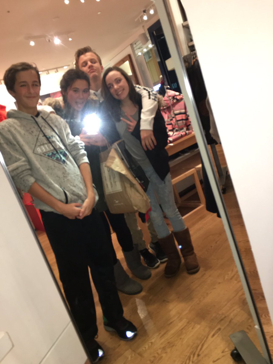 AddiBahnsen's tweet photo. h15bd bff!! thx for never doubting me and loving me:) also putting up with me, have an awesome day filled w/ everything u want❤️🎉😌💓🏈🏈 https://t.co/Xa3zN6rCE7