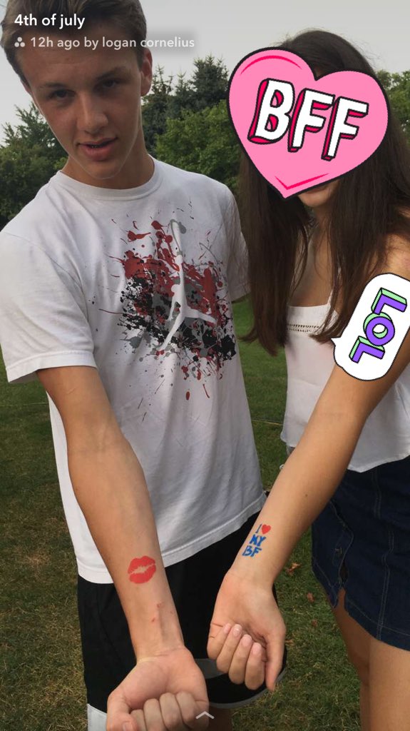 AddiBahnsen's tweet photo. h15bd bff!! thx for never doubting me and loving me:) also putting up with me, have an awesome day filled w/ everything u want❤️🎉😌💓🏈🏈 https://t.co/Xa3zN6rCE7