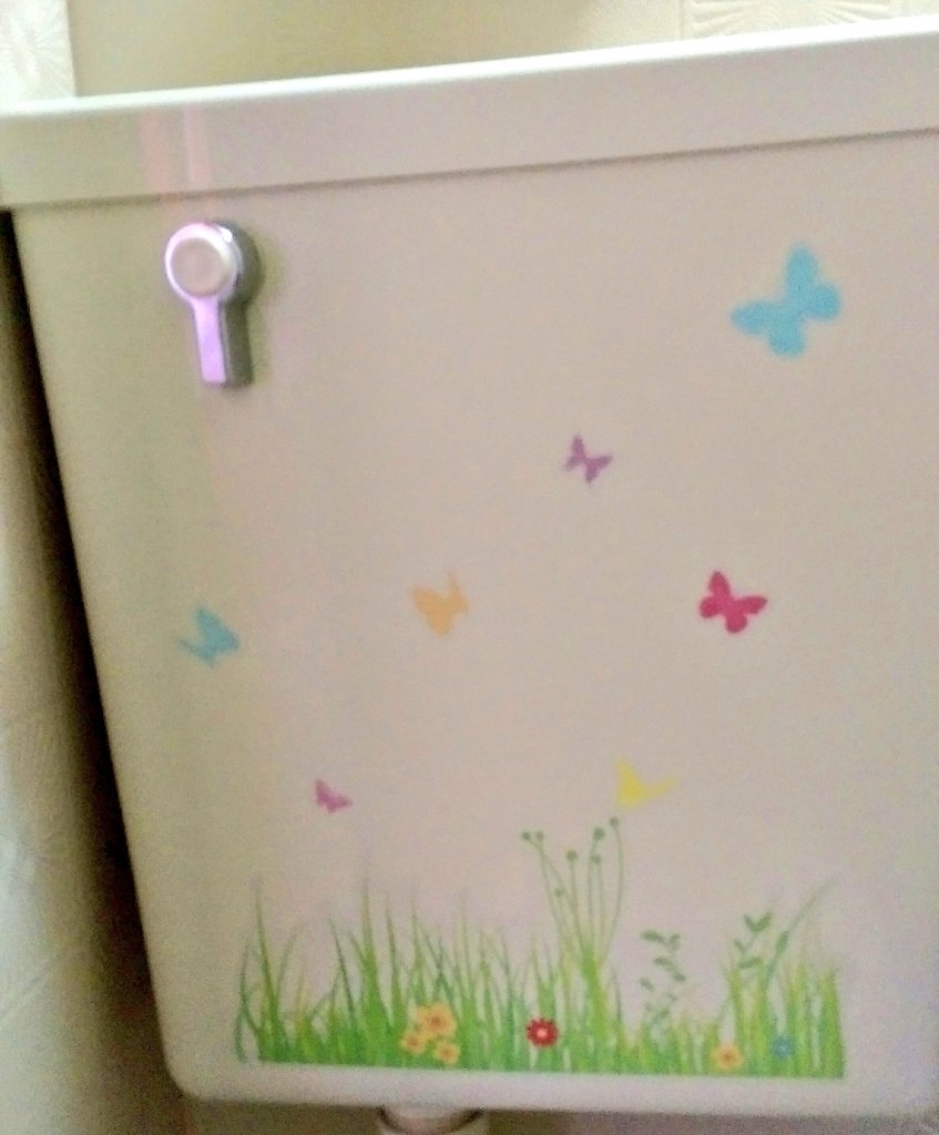 まーさ 気分転換にトイレの模様替え セリアのパステルカラーのウォールステッカーをトイレタンクにぺたぺた ユニットバスルームはナチュラルで可愛い感じにしていきたい所存です セリア 100均 インテリア まーさ 気分転換にトイレの模様替え セリアのパステルカラーのウォールステッカーをトイレタンクにぺたぺた ユニットバスルームはナチュラルで可愛い感じにしていきたい所存です セリア 100均 インテリア