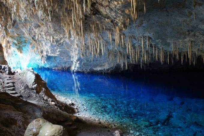 passosdoturismo's tweet photo. Entre #labirintos e pequenos riachos, explore as 18 melhores grutas e cavernas do país: https://t.co/MZMxrsA7Ag   🌿😜 via @viagemeturismo https://t.co/eR7iSnNYJG