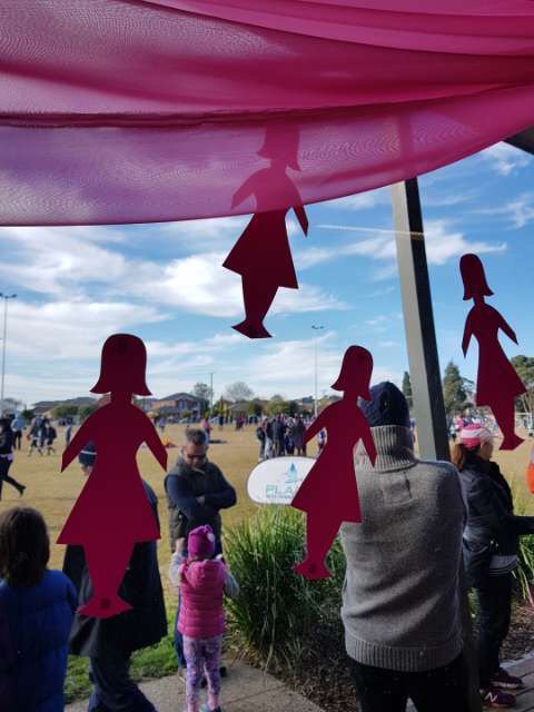 Pinks Sports day at U7 miniroos Gala Day at Glen Waverley North Reserve this morning  glenwaverleysoccerclub.teamapp.com/photos/671525