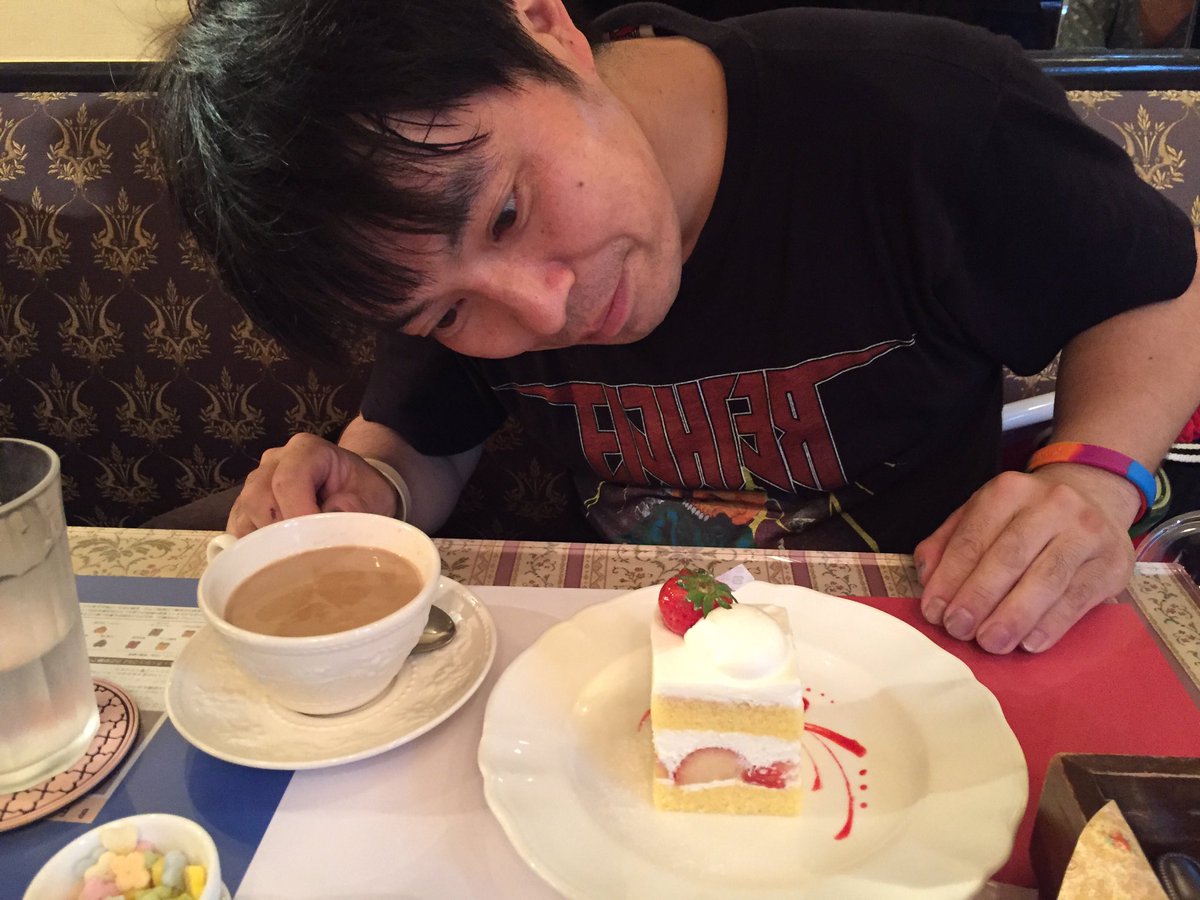 ツク ロークン בטוויטר 続いて すば散歩 で行ってたsalon De The Alcyon法善寺本店に すばるクンが食べてたチーズケーキが寸前に売り切れ でもミルクティーはちゃんとホットでいただきました これがチーズケーキだったらの画がすばるクンの画像に偶然似てました