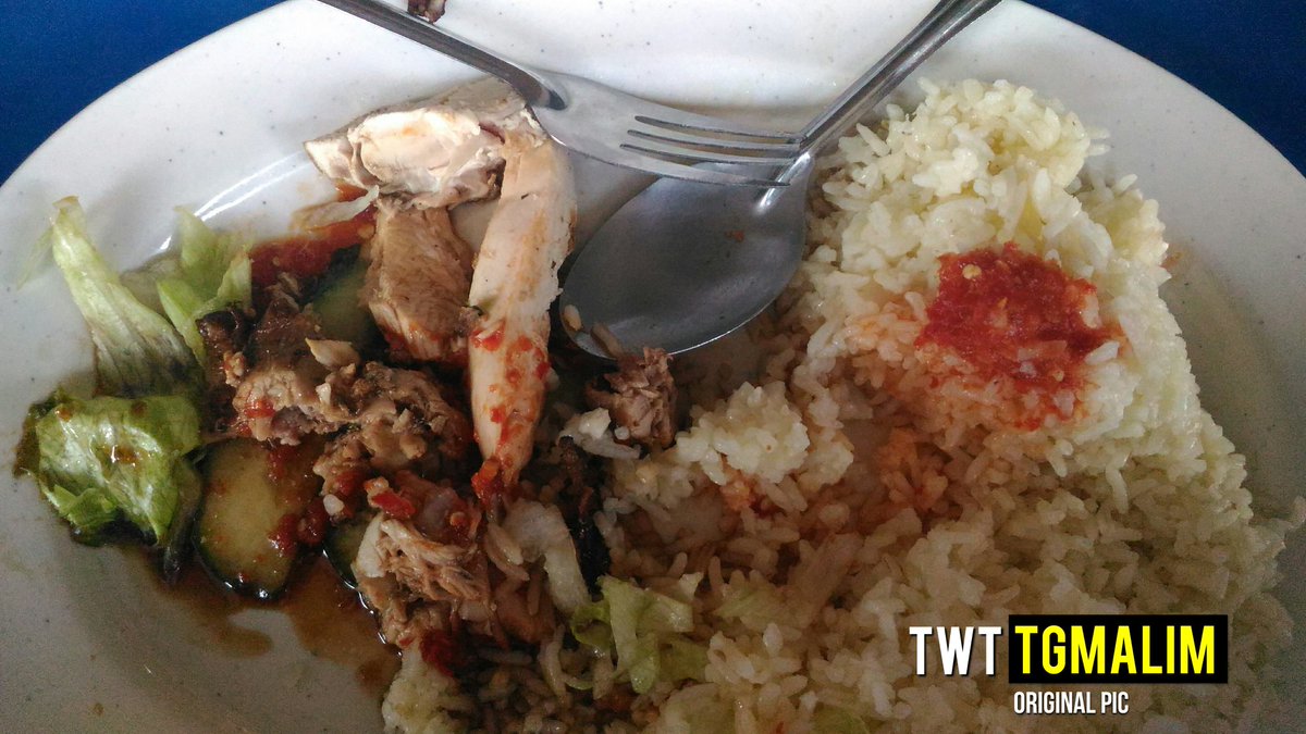 Twt_TgMalim's tweet photo. Layan Nasik Ayam Gerai Kak Pah...Slim River https://t.co/cT6svoLimx