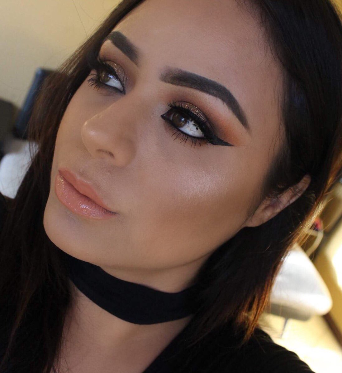 Ale261409's tweet photo. Eyes @juviasplace face @MACcosmetics brows @ABHcosmetics 
#makeupartist #mua #morphebrushes #riversidemakeupartist https://t.co/jXB21Ry7ai