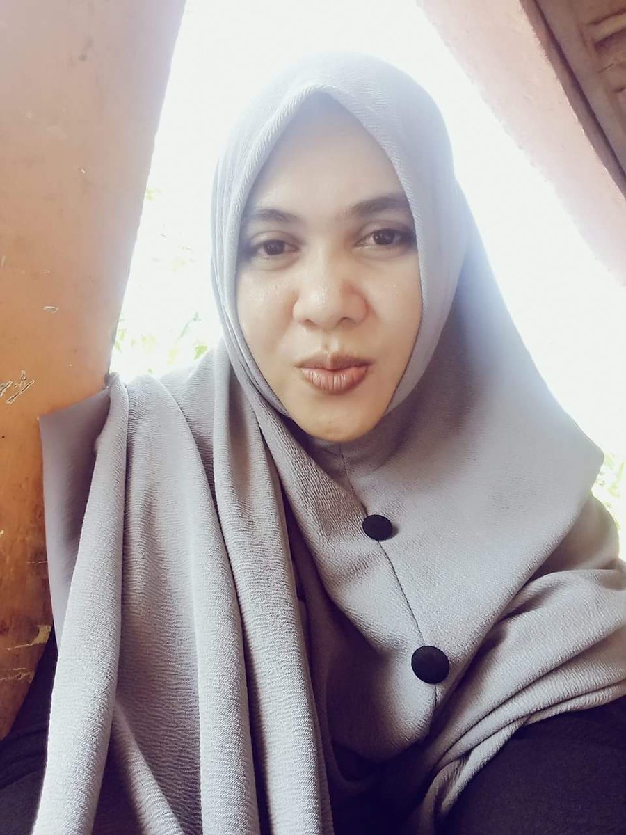 Fitrian85274427's tweet photo. Chie ada yg baru kah @DhenyYulliartha...kpan lamaranx ini kanda, sya di undang to...mmmm pasti ka evonros dilupa, karna ada yg baru. https://t.co/GEIimfkor9