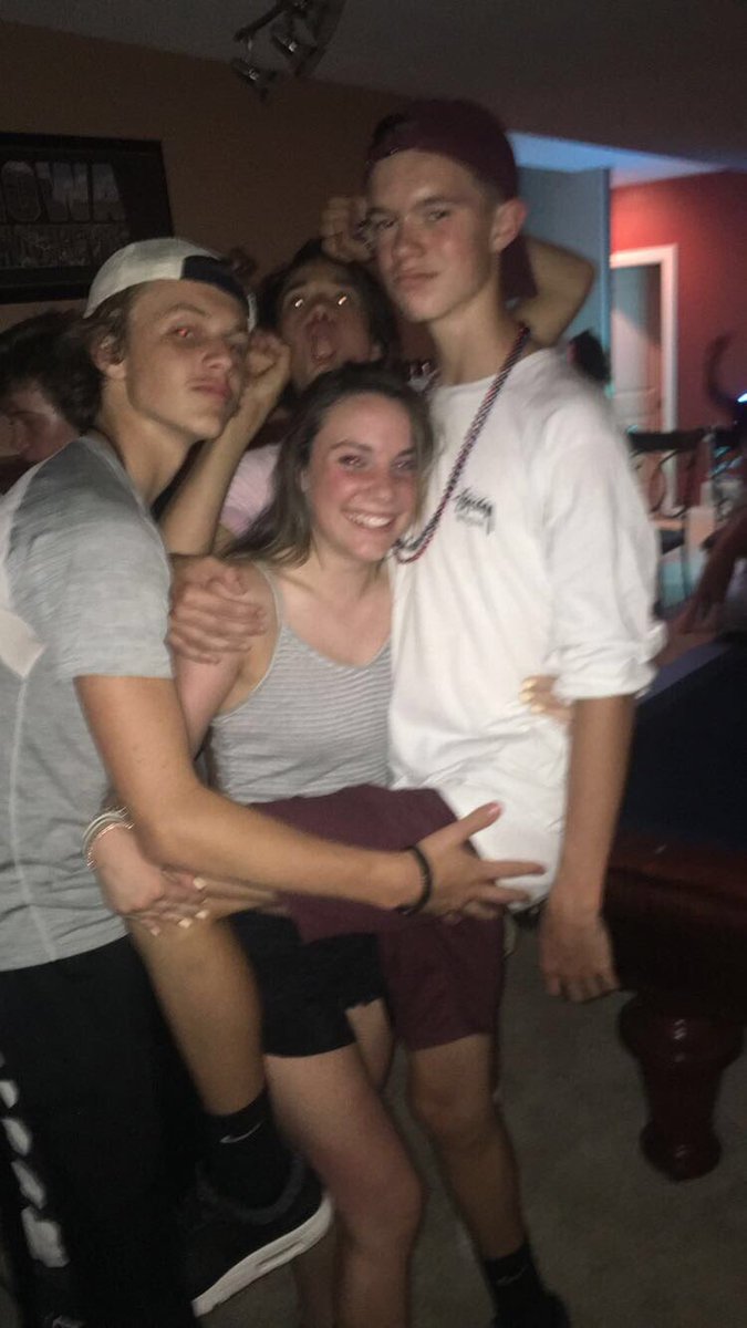 ellebuss's tweet photo. HAPPY BIRTHDAY BESTIE🎉❤️ love u so much &amp; hope u have a gr8 15!! can't wait for all the rides,thanks for all the mems 💕💁🏽 @joemorrison21 https://t.co/aQDMWmCEYA